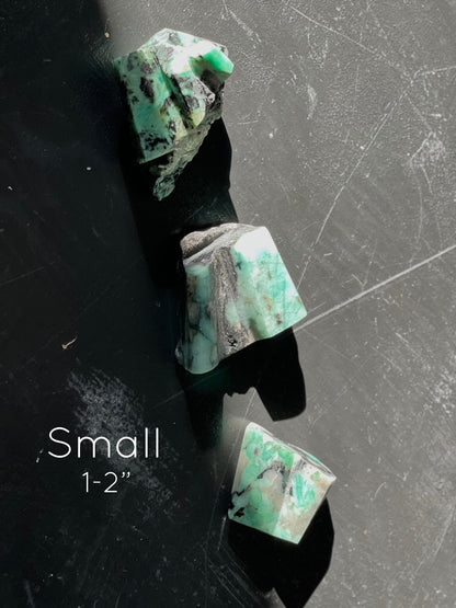 Crystals for love. Emerald in matrix. Sage and Salt. Crystals. Emerald meaning? 