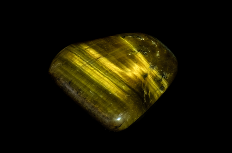 manifesting money with crystals